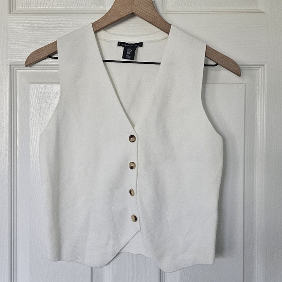 🤍 Sincerely Jules Cream Knit Vest - Clean Girl Minimalist Essential | Size M - Picture 3 of 11